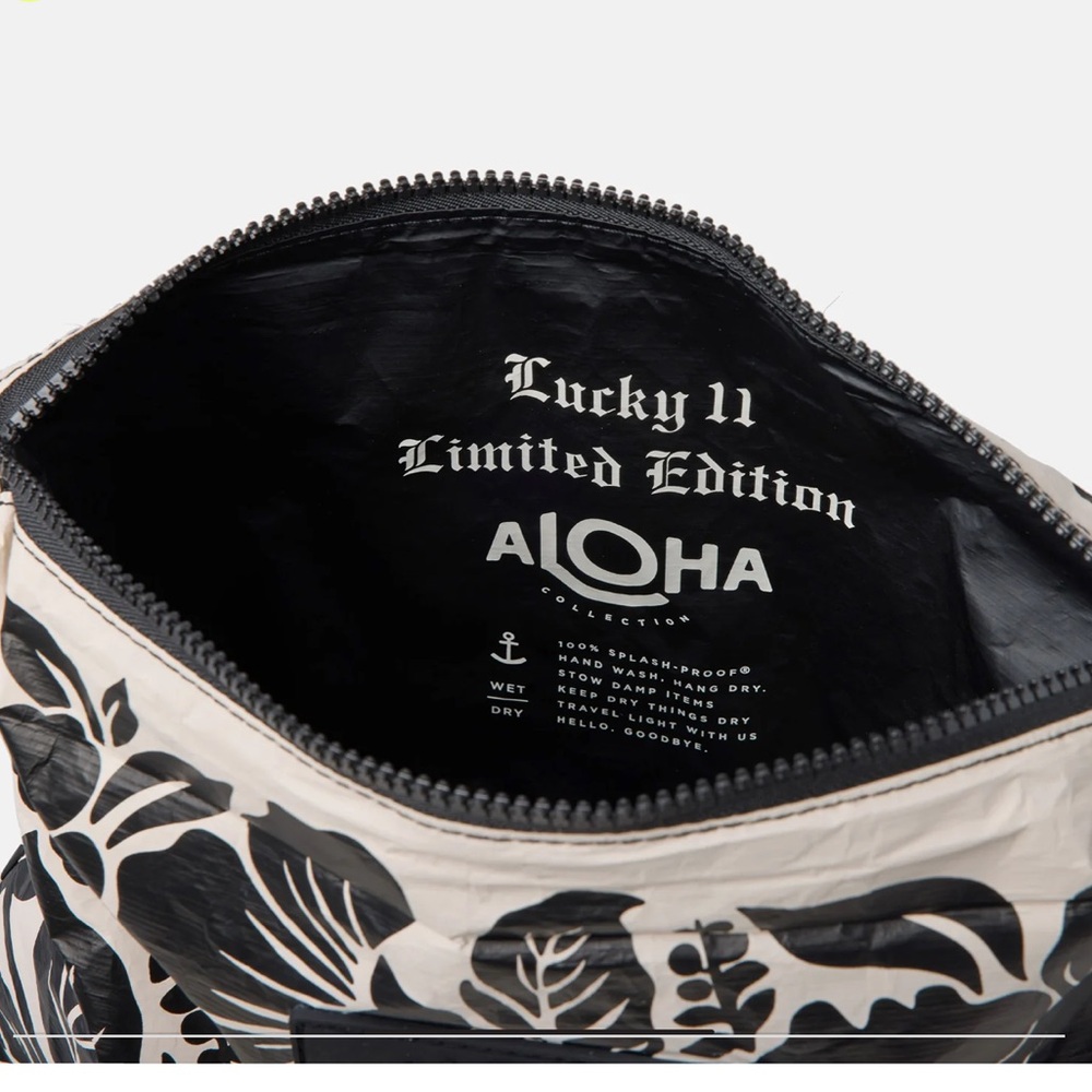 LIMITED EDITION LUCKY 11 ALOHA Collection Black & White Floral MidPouch - Picture 2 of 2